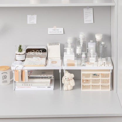 رف تخزين أدوات المائدة البيضاء